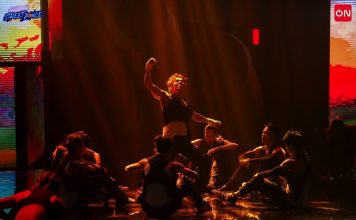 Lần đầu gặp đội Chi Pu, đội Kay Trần đã giành chiến thắng thuyết phục với màn trình diễn lấy nước mắt